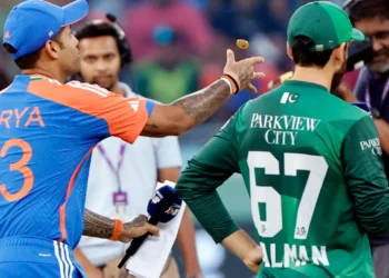 Asia Cup 2025 | एशिया कप फाइनल में 'हाथ न मिलाने' पर पाक कप्तान Salman Agha भड़के, बोले- भारत ने खेल भावना का अपमान किया