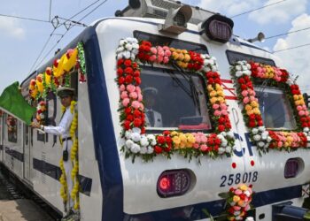 महादेव के भक्तों के लिए रेलवे का खास पैकेज, 7 ज्योतिर्लिंग के दर्शन कराएगी भारत गौरव ट्रेन
