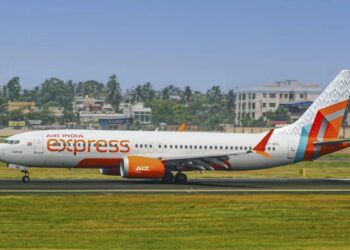 एयर इंडिया एक्सप्रेस की फ्लाइट में आई खराबी, पायलट ने भेजा इमरजेंसी मैसेज; 161 यात्री थे सवार