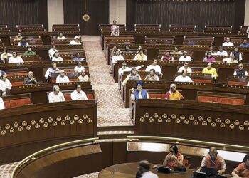 उपराष्ट्रपति पद पर लगातार दो बार कौन रहा, सबसे छोटा कार्यकाल किस उपराष्ट्रपति का था? जानें