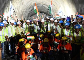 इंजीनियरों ने किया कमाल! मुंबई-अहमदाबाद बुलेट ट्रेन प्रोजेक्ट में 5 किलोमीटर लंबी सुरंग का निर्माण पूरा, देखें तस्वीरें