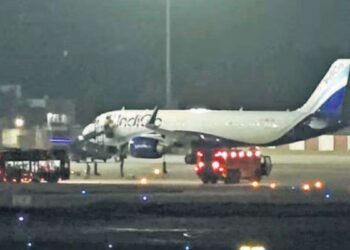 मुंबई से दिल्ली जाने वाली इंडिगो फ्लाइट को बम से उड़ाने की मिली धमकी, दिल्ली एयरपोर्ट पर मचा हडकंप