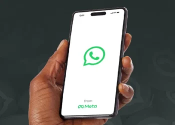 whatsapp is rolling out a feature that supports sharing live photos in their original format