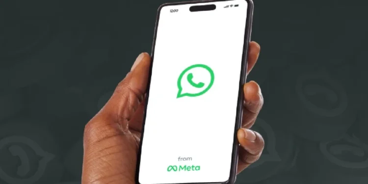 whatsapp is rolling out a feature that supports sharing live photos in their original format