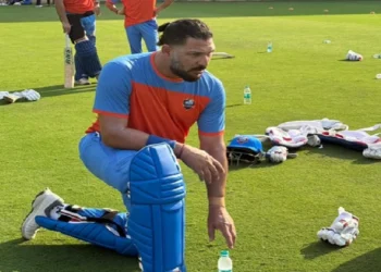 ऑनलाइन सट्टेबाजी ऐप मामले में ईडी के सामने पेश हुए Yuvraj Singh, सोनू सूद से 24 सितंबर को होगी पूछताछ
