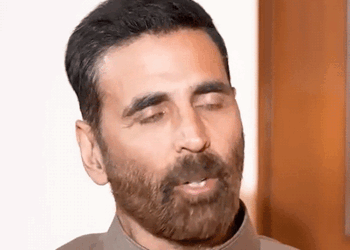 Akshay Kumar fools people for fitness | फिटनेस की वजह से लोगों को बेवकूफ बनाते हैं अक्षय: दोस्तों की पार्टियों में शराब ऑफर होने पर फेक चीयर्स कर फेंक देते हैं ड्रिंक