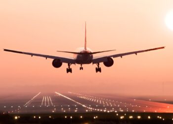 1 रनवे से शुरू, 4 टर्मिनल और 2036 तक 9 करोड़ यात्री… नवी मुंबई एयरपोर्ट के आने से पूरी तरह बदल जाएगा मुंबई का हवाई नक्शा