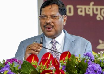 “भूला हुआ चैप्टर”, जूता फेंकने वाली घटना पर CJI गवई की प्रतिक्रिया, साथी जज बोले- “मजाक नहीं, SC का अपमान है”