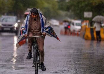 दिल्ली, यूपी, बिहार समेत इन राज्यों में अगले 3 दिन कैसा रहेगा मौसम? पहाड़ी राज्यों में बारिश और बर्फबारी का अलर्ट