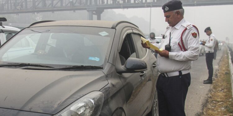 गुरुग्राम की सड़कों पर भूलकर भी किया ये काम, तो सस्पेंड हो जाएगा आपका ड्राइविंग लाइसेंस! प्रशासन ने दिए सख्त आदेश