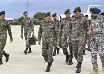 ‘…नहीं तो पाकिस्तान को नक्शे से मिटा देंगे, जल्द ही ऑपरेशन सिंदूर-2 का मौका मिलेगा’, सेना प्रमुख ने पड़ोसी देश को दी चेतावनी