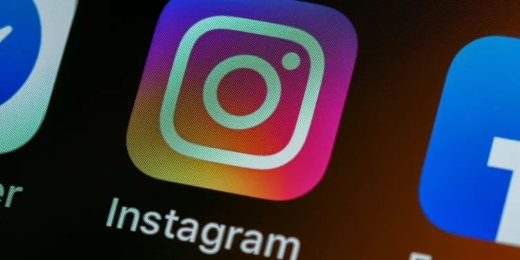 instagram introduces new feature live map feature location