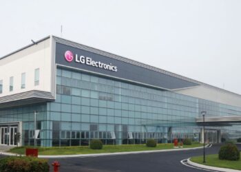 LG India IPO Listing LIVE: शेयर बाजार में आज लिस्ट होगी कंपनी, 54 गुना से ज्यादा मिला है सब्सक्रिप्शन