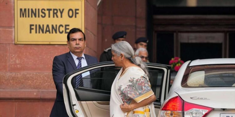 भारत FY2026 में तरक्की की राह पर मजबूती से बढ़ेगा, वित्त मंत्रालय की रिपोर्ट में जताई उम्मीद, जानें पूरी बात