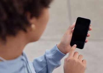 EMI नहीं चुकाया तो चलते-चलते बंद हो जाएगा अच्छा-खासा स्मार्टफोन, जानें क्या है RBI की प्लानिंग