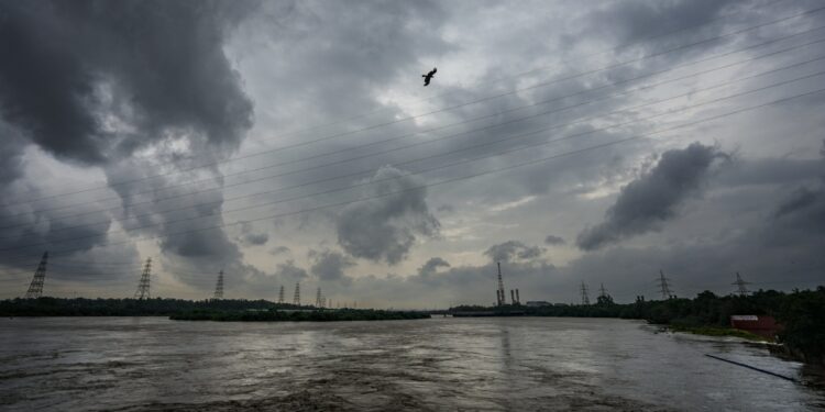 मानसून के दौरान सामान्य से 8% ज्यादा बारिश, दिसंबर तक जारी रहेगा सिलसिला, जानें क्या है इसकी वजह?