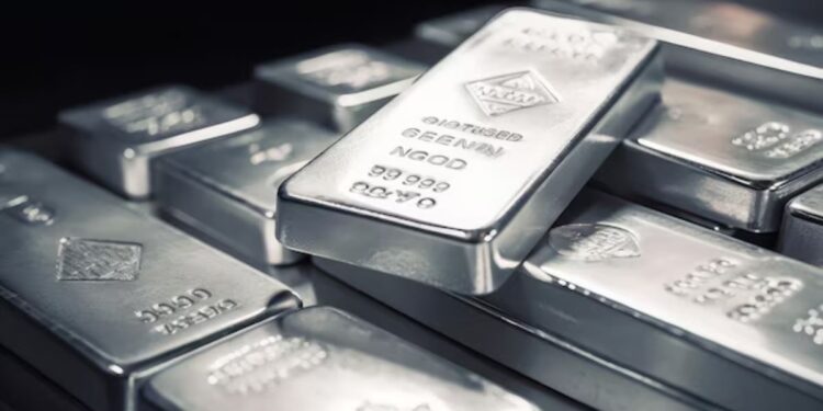 Silver Returns: सितंबर में चांदी ने दिया 19.4 प्रतिशत का छप्परफाड़ रिटर्न, सोने को छोड़ा पीछे