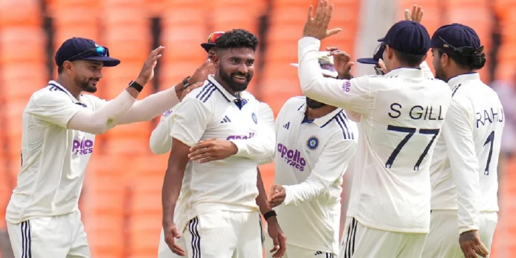 Mohammed Siraj Record: वेस्टइंडीज के खिलाफ मोहम्मद सिराज का धमाल, स्टार्क को पछाड़कर बे नंबर-1