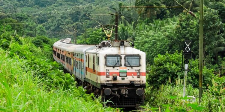 Today’s Special Trains: आज (19 अक्टूबर) यूपी-बिहार के लिए चलाई जा रही हैं ये स्पेशल ट्रेनें, चेक करें डिटेल्स