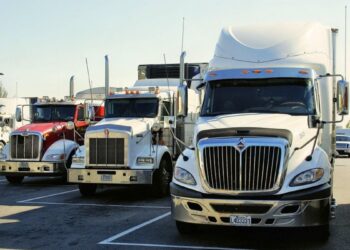 ट्रकों के आयात पर 1 नवंबर से लागू होगा 25 प्रतिशत टैरिफ, डोनाल्ड ट्रंप ने बढ़ाई डेडलाइन