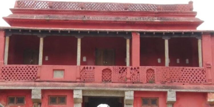 बाज नहीं आएंगे ये लोग! टीपू सुल्तान समर पैलेस पर लिख दिया लॉरेंस बिश्नोई का नाम; लोगों में आक्रोश