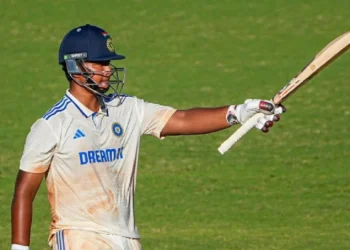 ऑस्ट्रेलियाई के खिलाफ गरजा Vaibhav Suryavanshi का बल्ला, सचिन-लक्ष्मण की राह पर भारतीय युवा खिलाड़ी