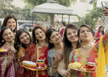 करवा चौथ पर छुट्टी, इस राज्य में महिलाओं को आज नहीं जाना होगा ऑफिस; CM ने किया ऐलान