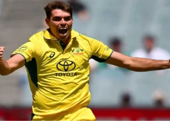 IND vs AUS: जानें कौन हैं Xavier Bartlett? जिन्होंने विराट-गिल को बनाया अपना शिकार