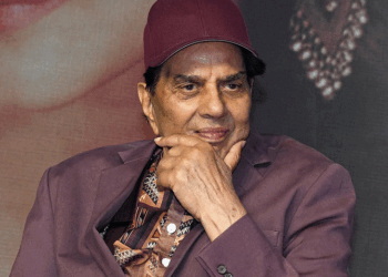 Shatrughan Sinha arrived with his wife to meet Dharmendra. | धर्मेंद्र का हालचाल जानने पहुंचे शत्रुघ्न सिन्हा: पत्नी पूनम के साथ हेमा मालिनी से मिले, मुस्कुराती नजर आईं ड्रीम गर्ल