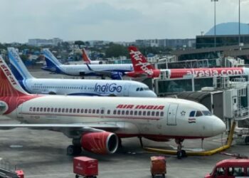 दिल्ली के बाद मुंबई एयरपोर्ट पर भी उड़ानें प्रभावित होने की खबर, MIAL ने कहा-मानवीय भूल, परिचालन सुचारू है