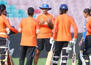 पीएम मोदी से मिलकर भावुक हुए कोच अमोल मजूमदार, बोले – यह मुलाकात अनमोल क्षण