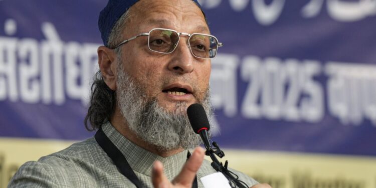 Red Fort Blast: ”खुदकुशी तो इस्लाम में हराम है और…” सुसाइड बॉम्बर उमर के एजेंडे का ओवैसी ने किया पर्दाफाश