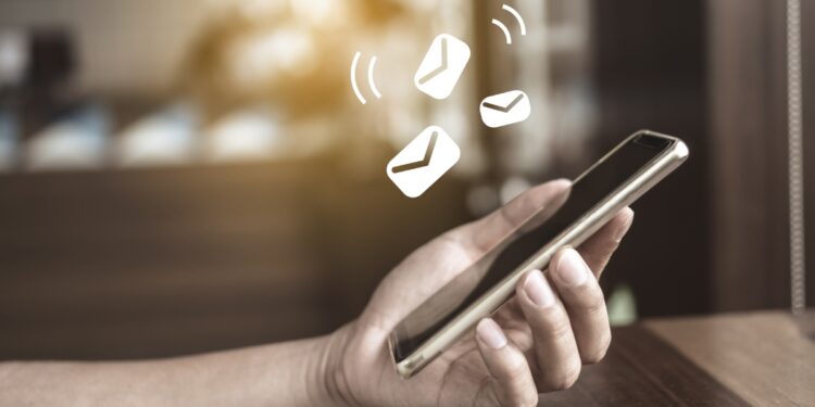 अब SMS अलर्ट के लिए फीस वसूलेगा ये बैंक, जानिए क्या है नया नियम और कितना देना होगा चार्ज?