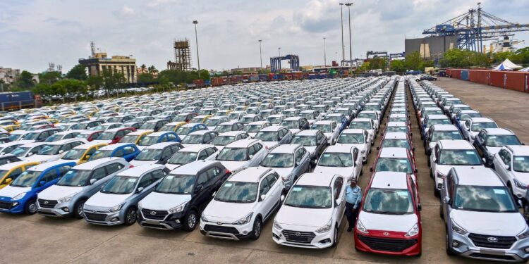 फेस्टिव सीजन में गाड़ियों की बारिश! 42 दिन में हर 2 सेकंड में बिकी एक कार, टू-व्हीलर की मांग ने तोड़े सारे रिकॉर्ड