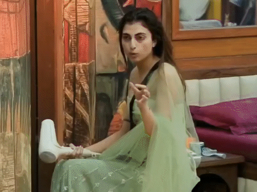 Mridul Tiwari evicted in mid-week elimination BB 19 | BB 19, मिड वीक एलिमिनेशन में मृदूल हुए बेघर!: फरहाना भट्ट की भविष्यवाणी हुई सच, यूट्यूबर के फैंस भड़के, कहा- अमाल ट्रॉफी दे दो