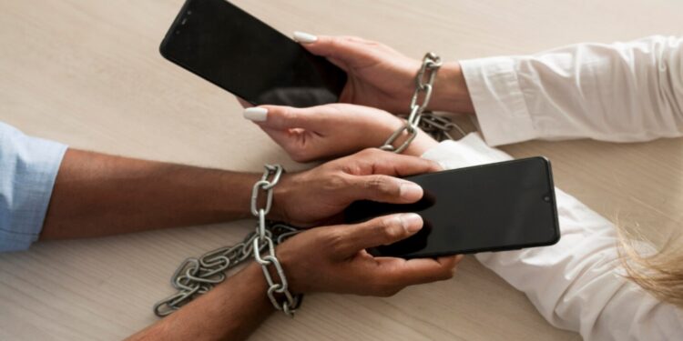 ‘बुक किए गए पार्सल में क्रेडिट कार्ड, पासपोर्ट और नशीला पदार्थ मिला,’ डिजिटल अरेस्ट कर महिला से 32 करोड़ की ठगी