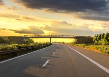 उत्तर प्रदेश को मिलेगी एक और एक्सप्रेसवे की सौगात, 1500 करोड़ की लागत से बनेगा 750 km लंबा नया हाईवे कॉरिडोर, 22 जिलों की बदलेगी किस्मत!