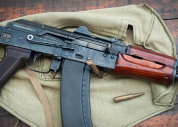 भारत को दहलाने की साजिश, फरीदाबाद में डॉक्टर के घर से 2 AK-47 और ज्वलनशील पदार्थ बरामद