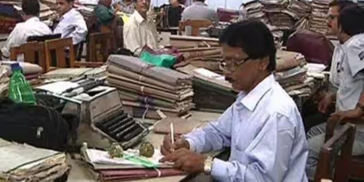 नौकरी में पाना है प्रमोशन तो पहले सरकार को दीजिए अपनी संपत्ति का पूरा विवरण, जानिए किस राज्य में जारी हुआ ये आदेश