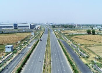 ग्रेटर नोएडा में घर खरीदने का सुनहरा मौका! स्मार्ट टाउनशिप में लॉन्च होगी नई ग्रुप हाउसिंग स्कीम, मिलेंगी लग्जरी सुविधाएं