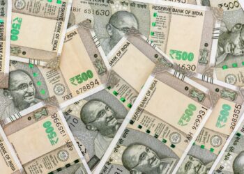 देशभर में 80000 करोड़ रुपये का नहीं कोई दावेदार! बैंकों, बीमा और म्यूचुअल फंड्स में पड़ी है ये रकम