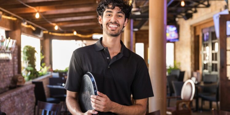 अनपेड इंटर्नशिप से लेकर कम सैलरी वाली पहली नौकरी तक, न्यू लेबर कोड कैसे बदल देंगे युवाओं की पूरी कमाई?