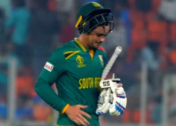 क्विंटन डी कॉक ने गिब्स का रिकॉर्ड तोड़ा, शानदार शतक से दक्षिण अफ्रीका ने पाकिस्तान को हराया