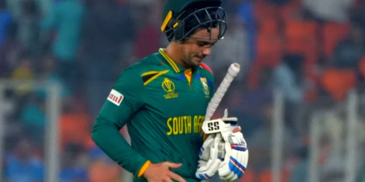 क्विंटन डी कॉक ने गिब्स का रिकॉर्ड तोड़ा, शानदार शतक से दक्षिण अफ्रीका ने पाकिस्तान को हराया