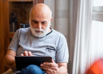 पेंशनधारकों के लिए जरूरी खबर! 5 मिनट में घर बैठे जमा करें जीवन प्रमाण पत्र, नहीं तो रुक जाएगी पेंशन; जानें स्टेप-बाय-स्टेप तरीका