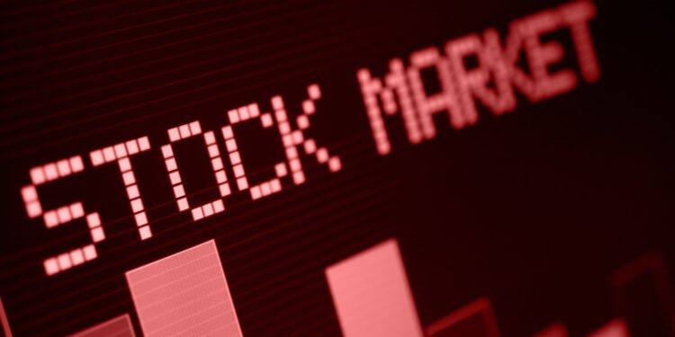 Stock Market: खुलते ही बिखरा बाजार! सेंसेक्स 195 पॉइंट गिरा, Nifty 26000 के नीचे ढहा; आज इन शेयरों पर रहेगी इन्वेस्टर्स की नजर