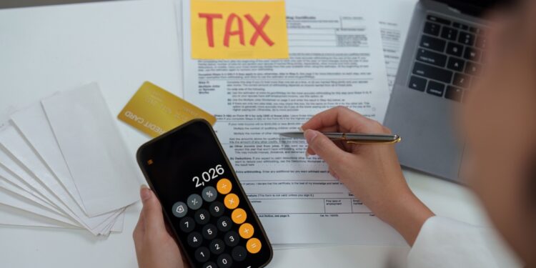 वर्षों की SIP से तैयार हुआ 1 करोड़ का फंड! लेकिन आपके हाथ में कितना आएगा पैसा? समझिए टैक्स का पूरा हिसाब