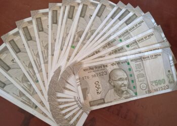 नौकरी से निकाले जाने पर मिलेगी 15 दिन की एक्स्ट्रा सैलरी, 45 दिन में अकाउंट में आएगी पूरी रकम; विस्तार से जानें सरकार का नया नियम