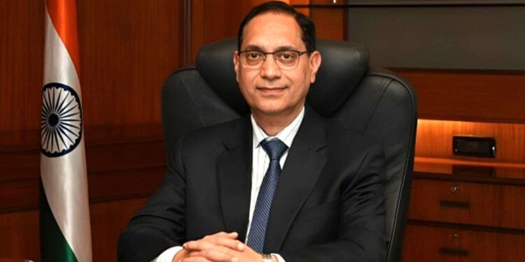 लोगों को पता ही नहीं कहां लगा रहे पैसा…! 80 ट्रिलियन का म्यूचुअल फंड मार्केट देखकर SEBI प्रमुख ने कही कड़वी सच्चाई