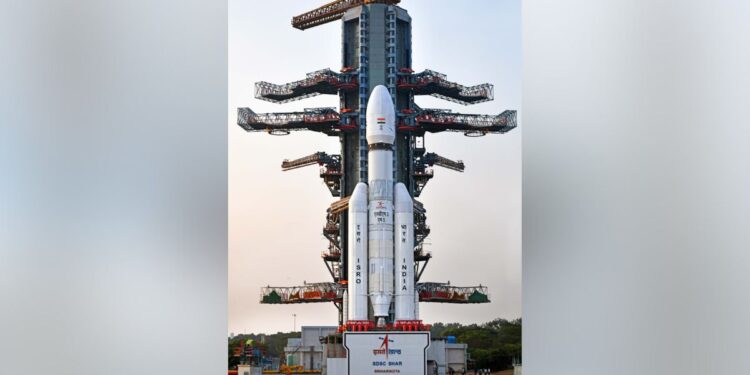 एक और कीर्तिमान बनाने को तैयार ISRO, ‘बाहुबली’ से लॉन्च होगा देश का सबसे भारी कम्युनिकेशन सैटेलाइट